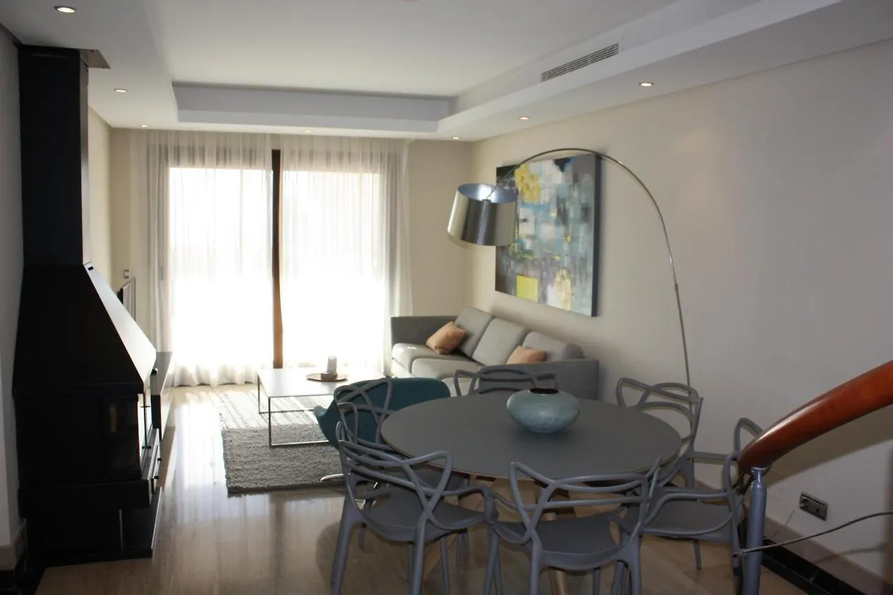 121 - 3 Bedroom With Private Pool联系方式